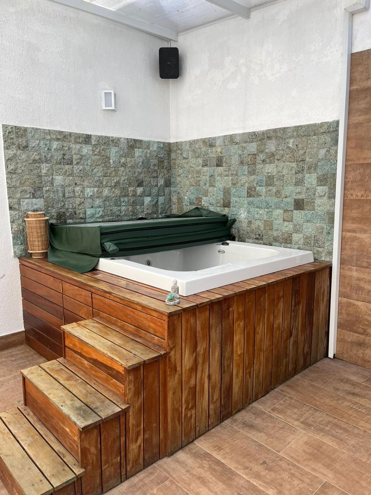 Cobertura Incrivel, Silenciosa E Familiar Com Sala Ampla, Cozinha Americana, 3 Quartos, Area Gourmet, Terraco Aberto Com Churrasqueira E Jacuzzi Na Praia Da Barra Da Tijuca - Rio De Janeiro - Apto Inteiro So Pra Voce Apartamento *